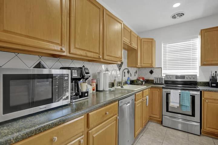Beautiful 4 Bedrooms/Pool/Walk To Beach 데어필드 비치 외부 사진