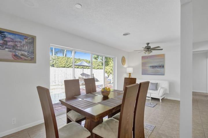 Beautiful 4 Bedrooms/Pool/Walk To Beach 데어필드 비치 외부 사진
