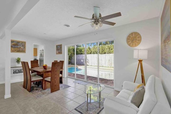 Beautiful 4 Bedrooms/Pool/Walk To Beach 데어필드 비치 외부 사진